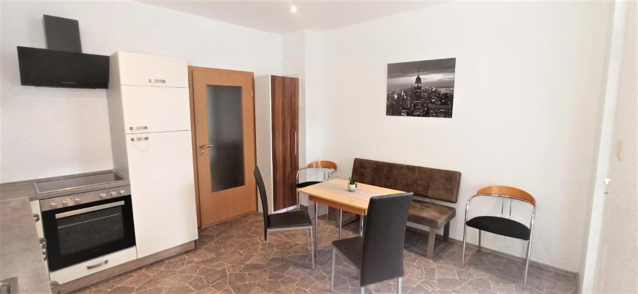 Apartment Fuer Bis Zu 7 Personen Mit Balkon ฮัลเบอร์ชตัดท์ ภายนอก รูปภาพ