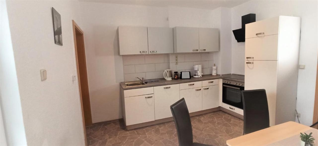 Apartment Fuer Bis Zu 7 Personen Mit Balkon ฮัลเบอร์ชตัดท์ ภายนอก รูปภาพ