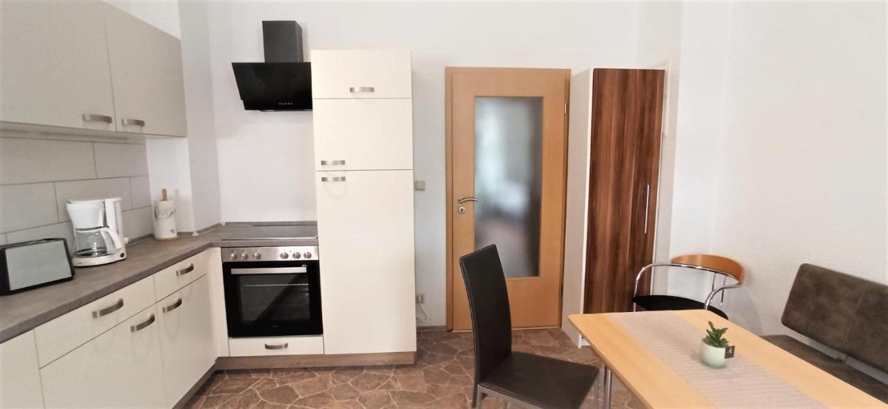 Apartment Fuer Bis Zu 7 Personen Mit Balkon ฮัลเบอร์ชตัดท์ ภายนอก รูปภาพ