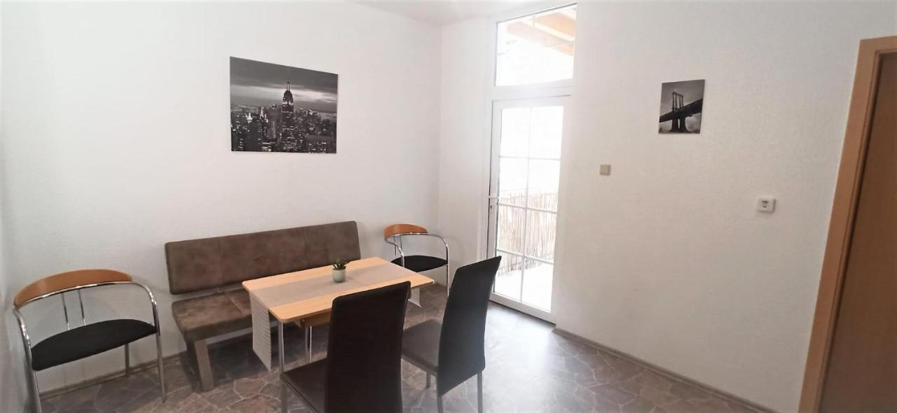 Apartment Fuer Bis Zu 7 Personen Mit Balkon ฮัลเบอร์ชตัดท์ ภายนอก รูปภาพ