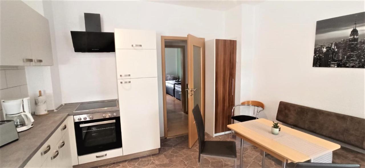 Apartment Fuer Bis Zu 7 Personen Mit Balkon ฮัลเบอร์ชตัดท์ ภายนอก รูปภาพ